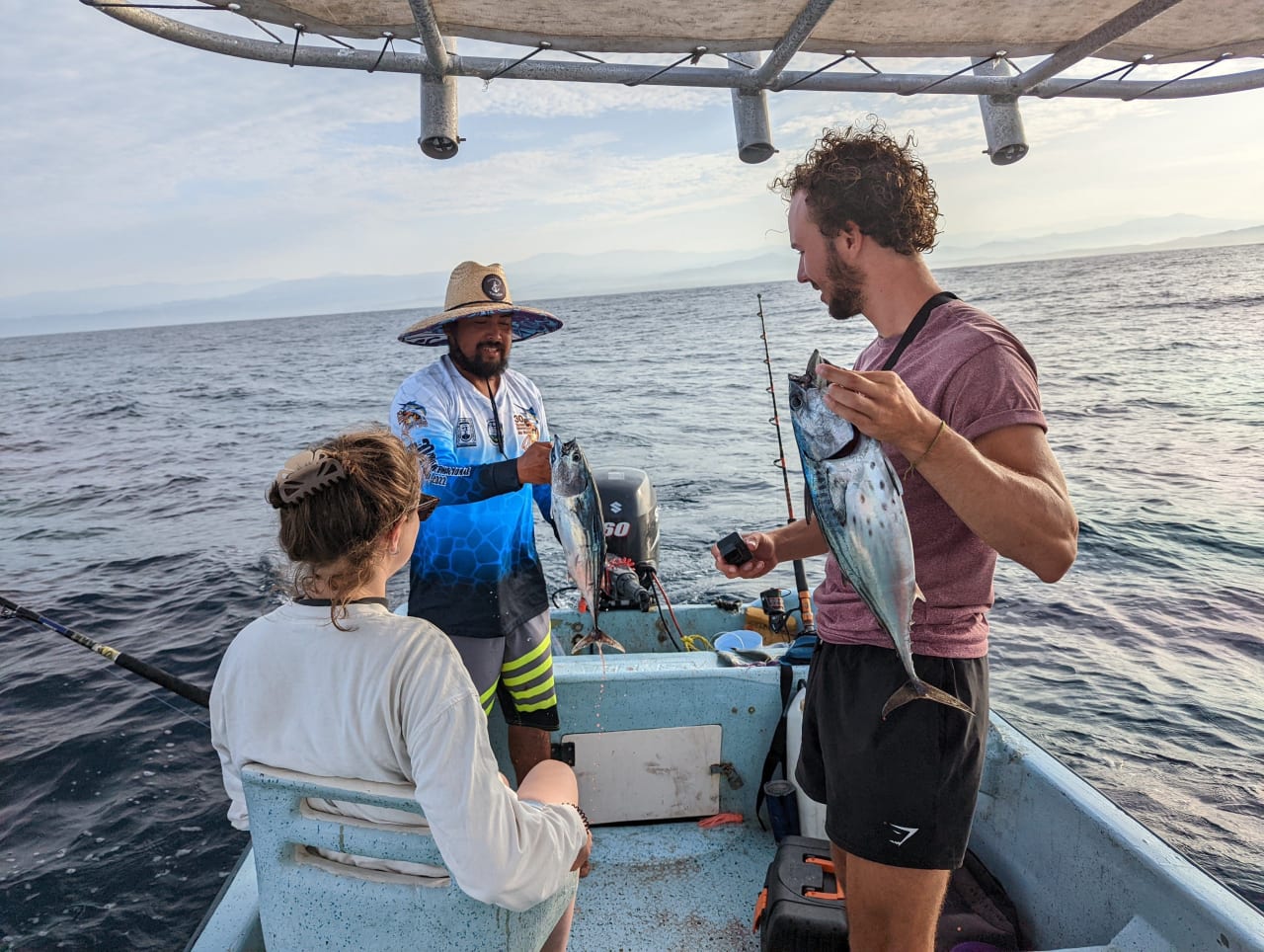 Los beneficios de los tours de pesca grupales en Puerto Escondido