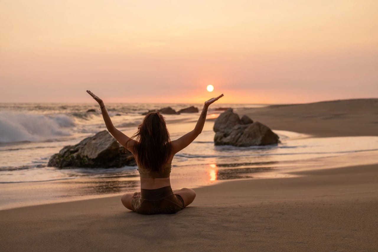 Guía de Bienestar en Puerto Escondido: Yoga, Spas y Retiros