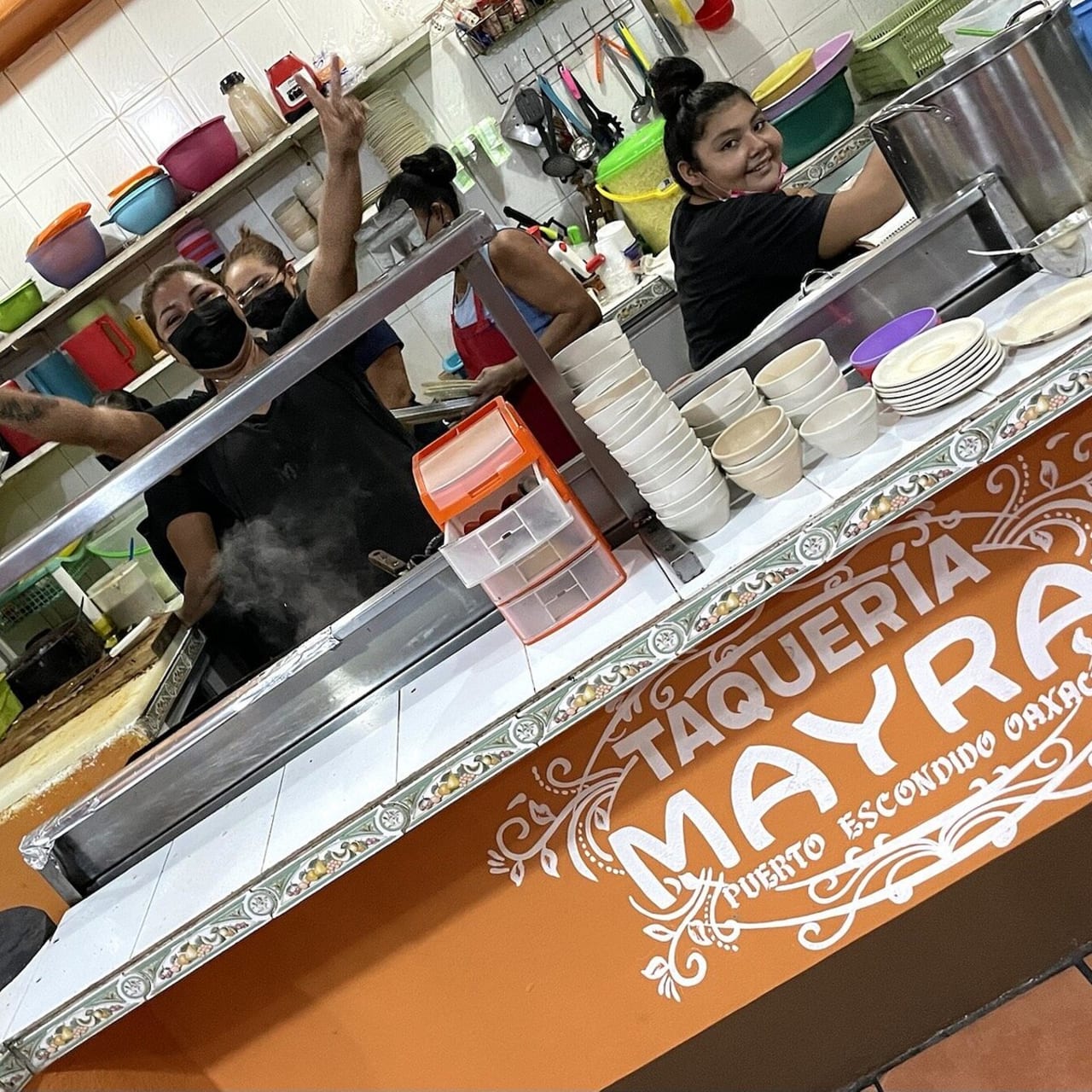Guía de Comida Callejera en Puerto Escondido: Qué y Dónde Comer Como Local