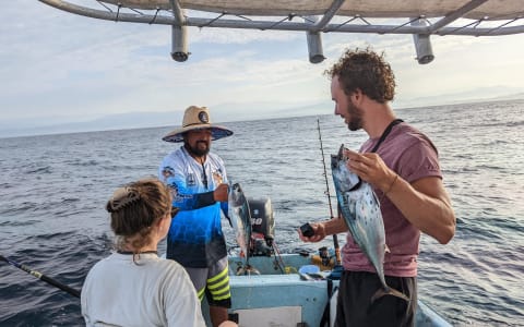 The Benefits of Group Fishing Tours in Puerto Escondido