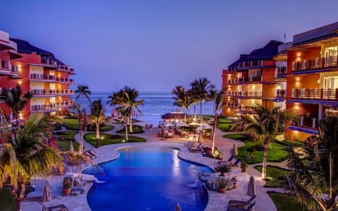 Best All-Inclusive Resorts Near Puerto Escondido (And What to Do Once You’re Here)