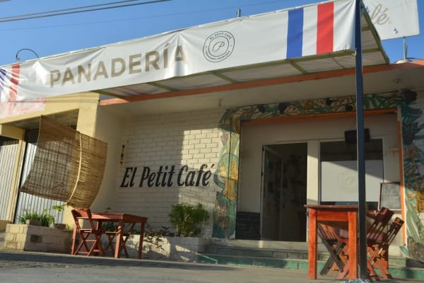 El Petit Café - Panadería francesa y Cafeteria