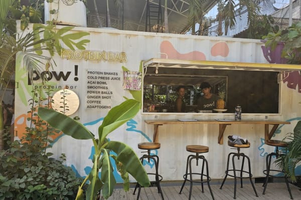 POW! Protein Bar smoothies, açaí bowls, coffee, fresh fruit juices