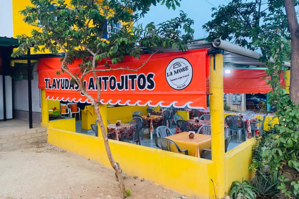 Tlayudas y Antojitos la More