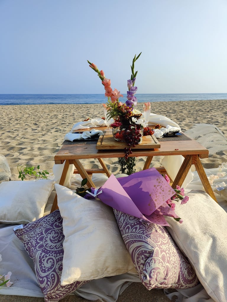 Picnic Romántico con Vista al Mar 8