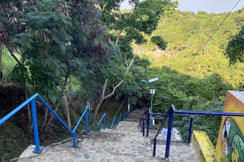 Stairs to Manzanillo Beach — photo 2