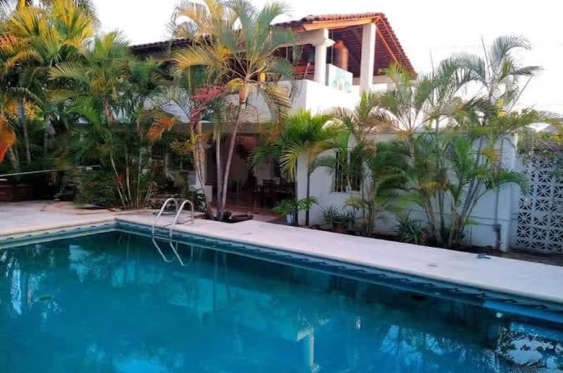 Lush Garden House near beaches with private pool. - Two-Bedroom House — photo 2