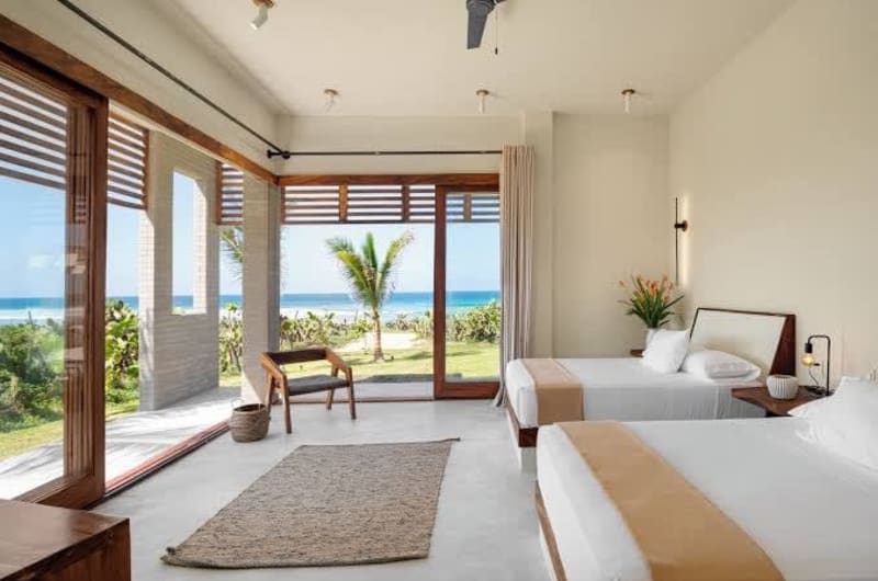 Niku House: Beachfront Luxury Villa for 12 with Chef, Staff & Ocean Views — photo 2