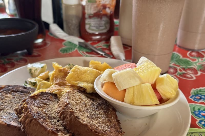 Dan's Café Deluxe — photo 2