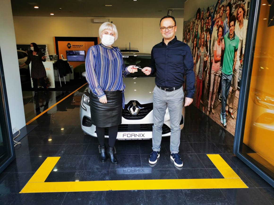 Sredstvima iz projekta “Podržimo i osnažimo dijete i obitelj” kupili smo nove automobile Sredstvima iz projekta “Podržimo i osnažimo dijete i obitelj” kupili smo nove automobile
