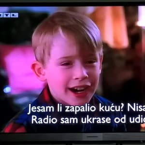 Sami u kući…