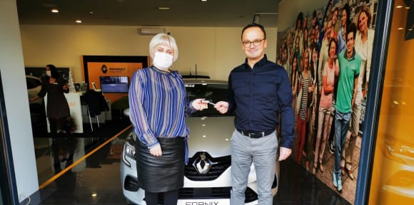 Sredstvima iz projekta “Podržimo i osnažimo dijete i obitelj” kupili smo nove automobile