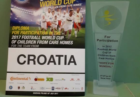 Na nogometnom prvenstvu u Varšavi