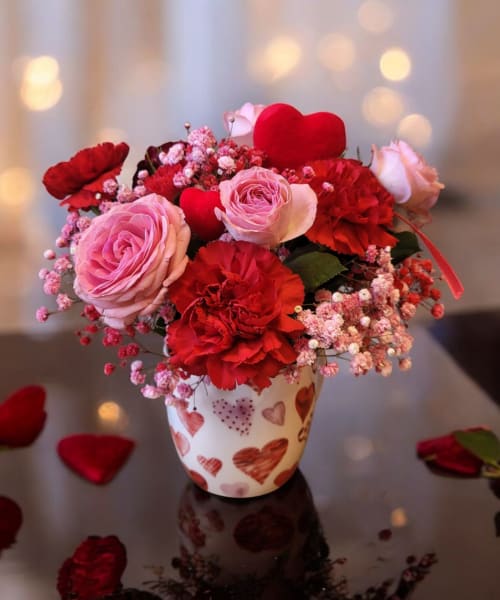 477007344_122253650084221799_3071800186134592310_n_hn6cmf – kompozycja kwiatowa Magnolia Góra Kalwaria