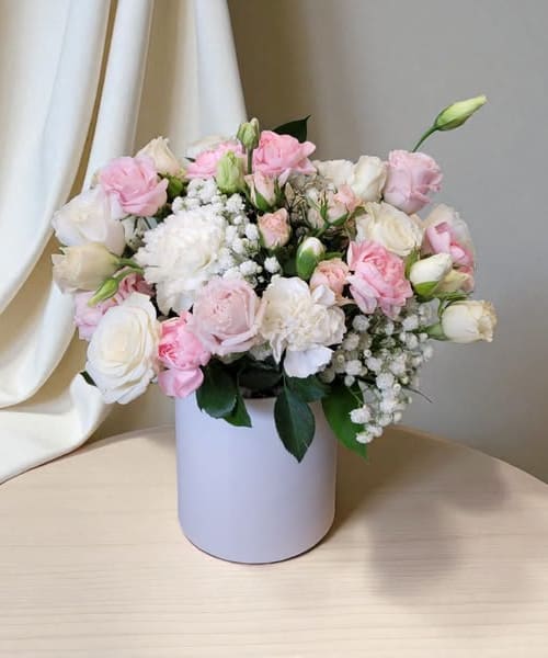 512309463_122295010040221799_3426968199559576061_n_daidfl – kompozycja kwiatowa Magnolia Góra Kalwaria