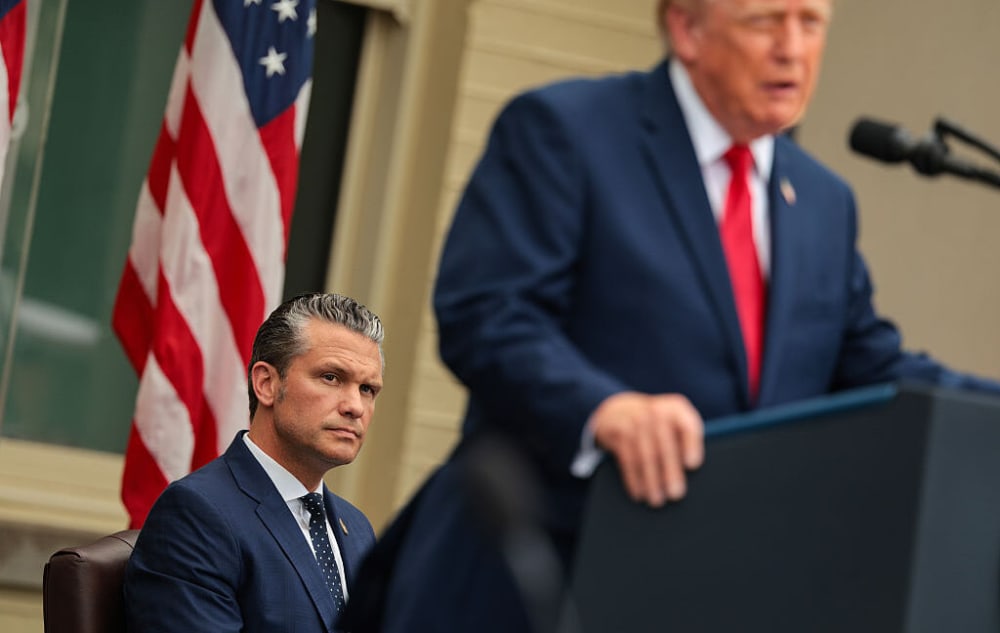 El Trump cancel· la els plans del Pentàgon per a viure a bord de l'execució de l'escamot d'execució de tir
