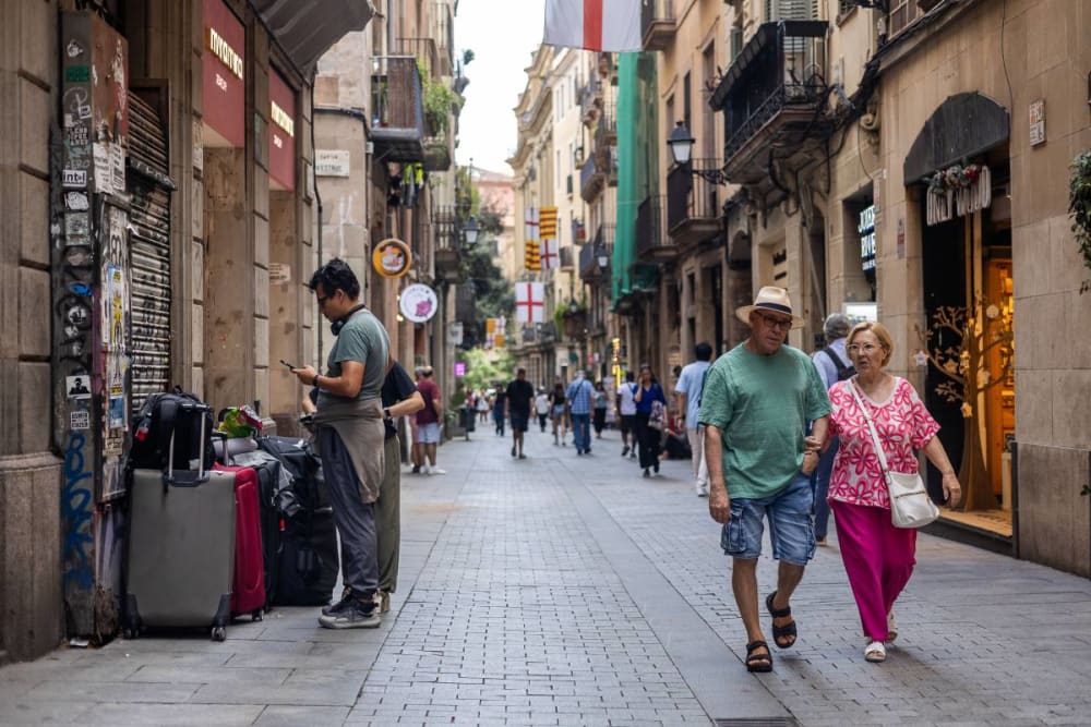 Barcelona decideix apujar fins a un 150% l'IBI als pisos turístics (mentre prepara la seva desaparició)