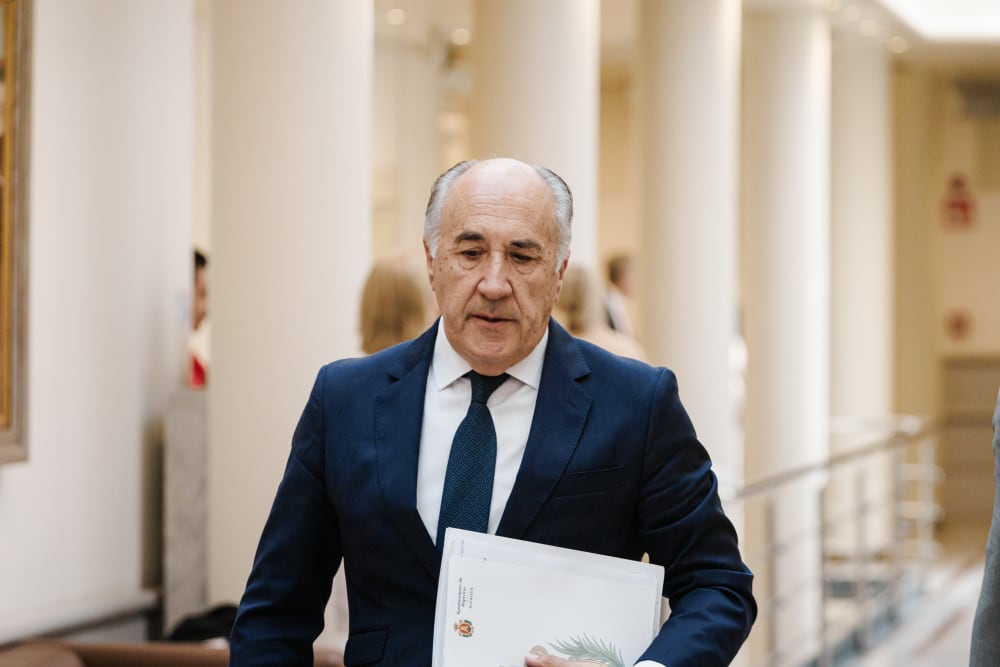 Juanma Moreno dóna llum verda a la moció de censura contra l'alcalde d'Algesires, que es resisteix a dimitir