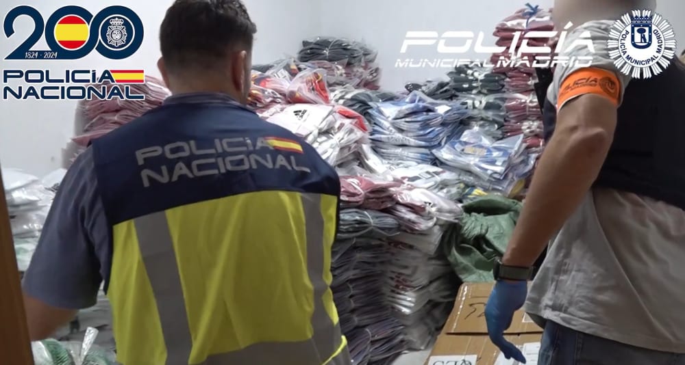 Nou cop contra les falsificacions a Madrid: tres detinguts haurien venut 70.000 samarretes en els últims 10 mesos, guanyant més de dos milions d'euros