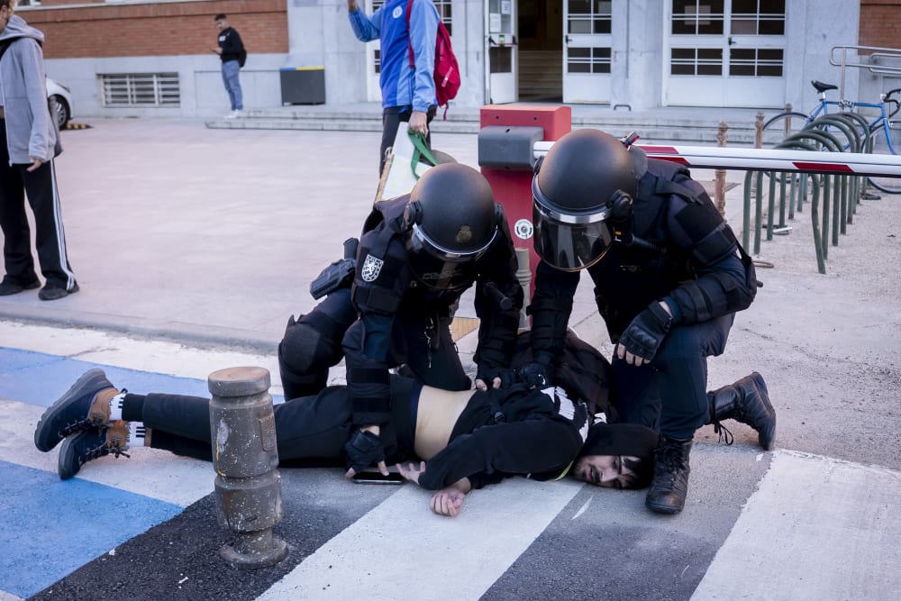 Els antidisturbis que van carregar a la Complutense denuncien falta de "pautes clares" per part de la Delegació del Govern: "Ens deixen als peus dels cavalls"