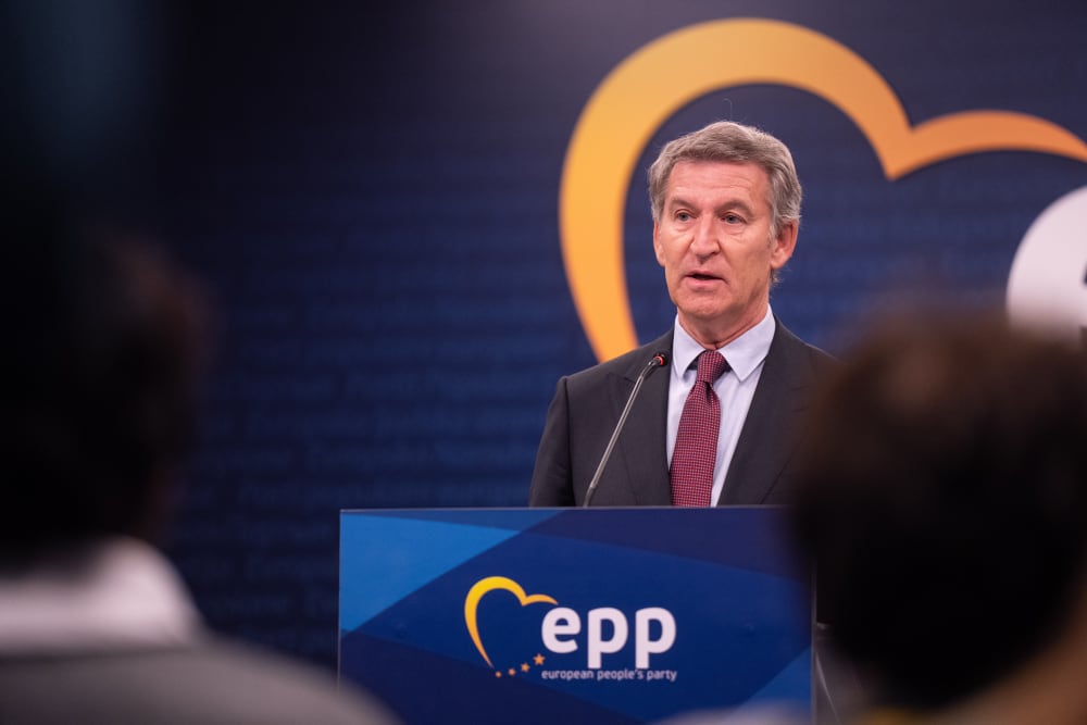 Feijóo afirma que Meloni va imposar els controls Schengen perquè desconfia de Sánchez: "A mi no m'ocorreria perquè sóc fiable"