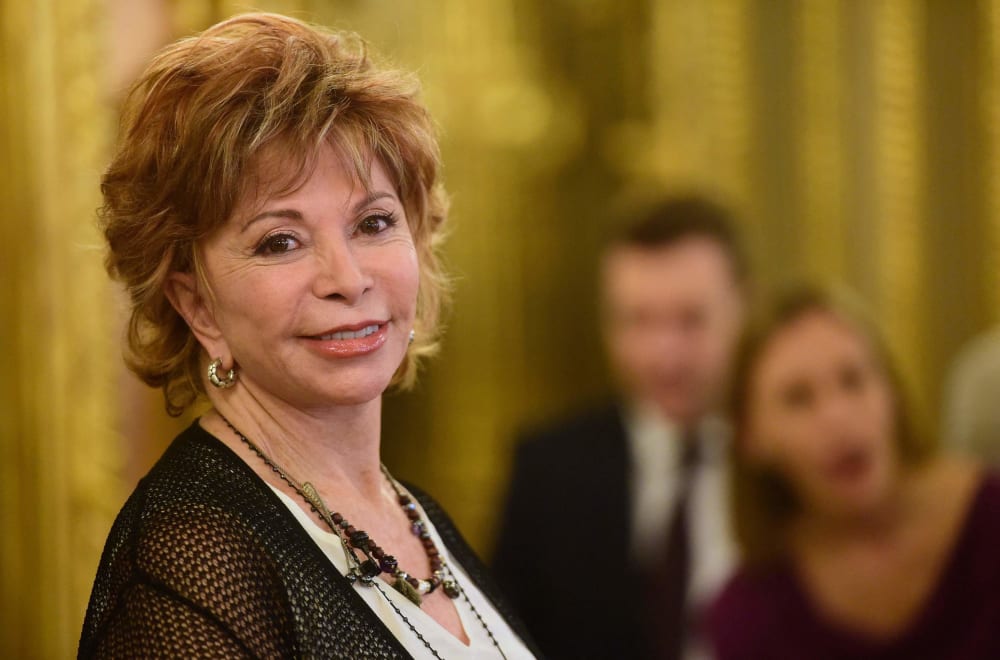 Isabel Allèn guanya el Premi Planeta amb la segona part de 'La casa dels esperits'