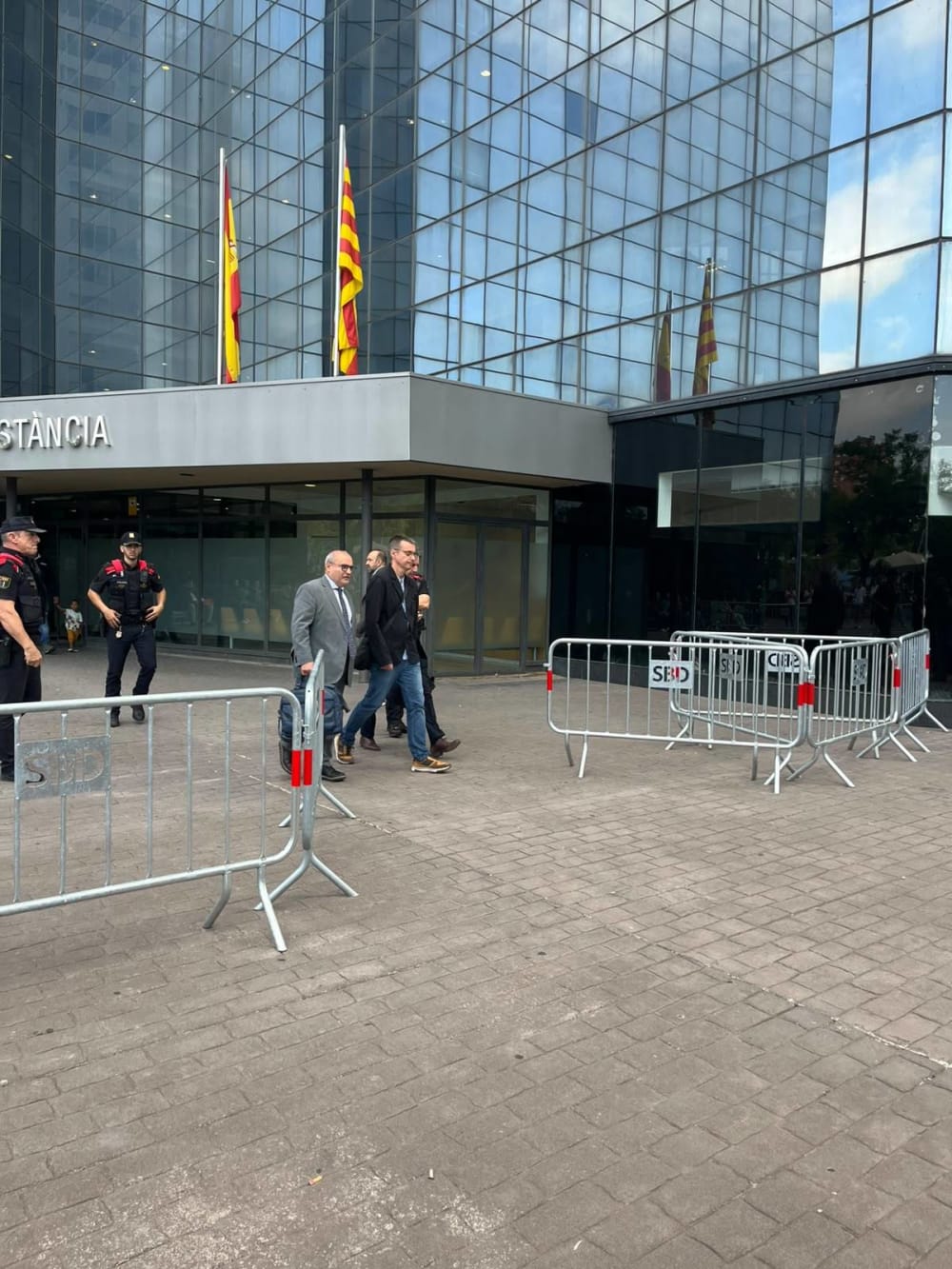 El principal sospitós del crim d'Helena Jubany al·lega que va haver-hi contaminació creuada en el jersei de la bibliotecària amb el seu #ADN per a tractar de #deslliurar del judici