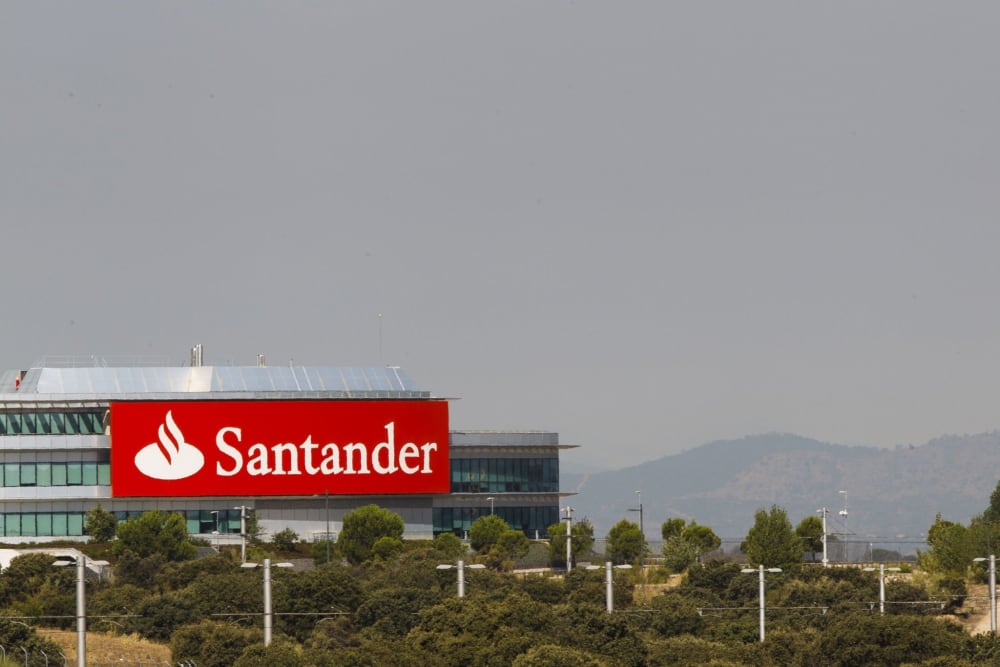 Santander injecta 60 milions per a reflotar la filial lligada a First Brands