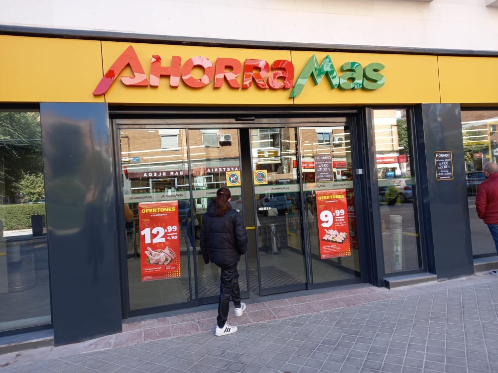 Ahorramas acomiada al seu CEO en ple pla de creixement