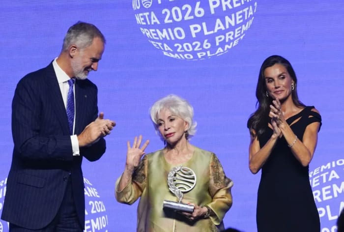 Isabel Allèn guanya el Planeta donant "tancament" a l'univers de 'La casa dels esperits'