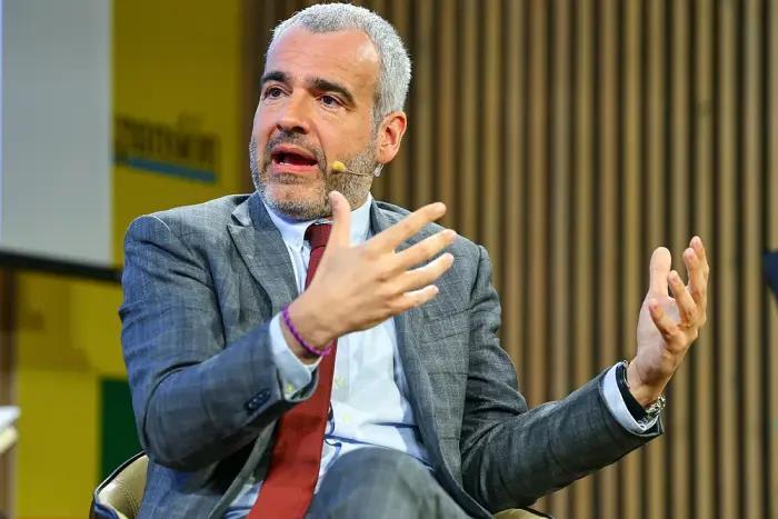 Aena obre la porta a avançar algunes obres de l'ampliació del Prat