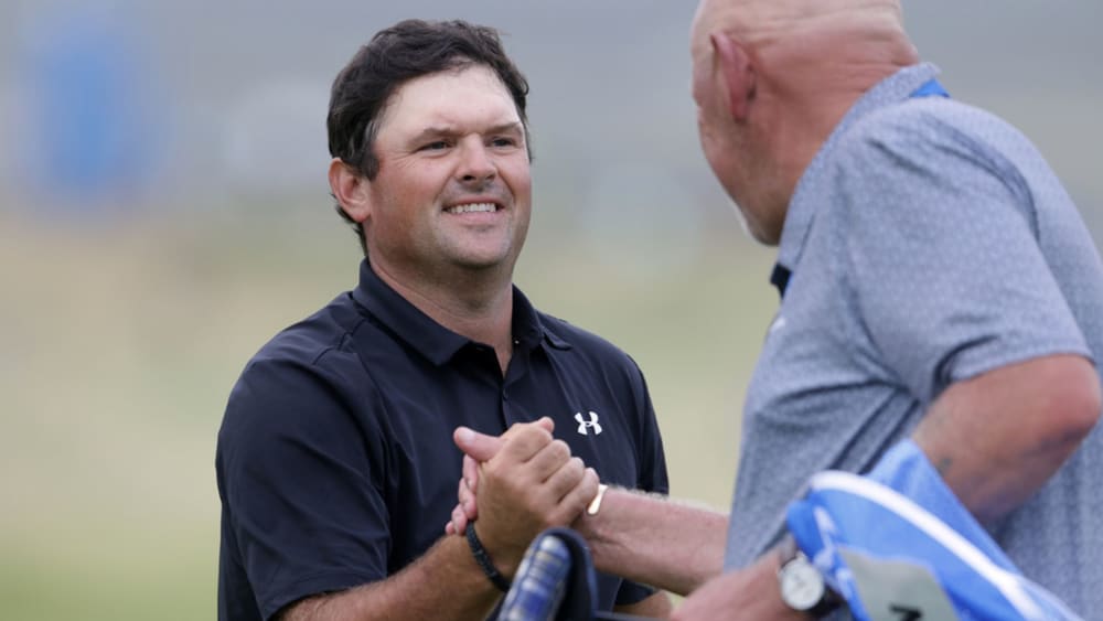 El golfista estatunidenc Patrick Reed en plena competició esportiva.