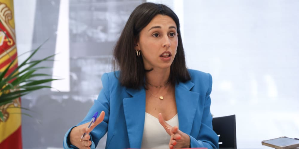 Laia Moliné qüestiona les dinàmiques polítiques: «Em costa trobar arguments per rebatre la desconfiança ciutadana»