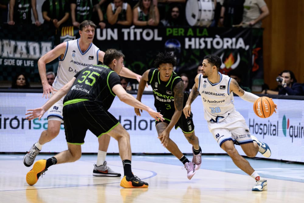 El MoraBanc Andorra s’apaga en el darrer quart i suma la tercera desfeta davant el Joventut de Badalona (96-75)