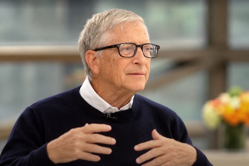 Bill Gates diu que l'autoregulació de les empreses de IA no és suficient i que els governs haurien d'estar involucrats en la supervisió