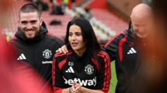 Obtenir a conèixer l'home Utd cap Olid