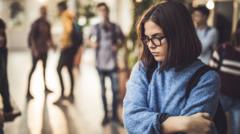 Els hàbits ocults que empitjoren la teva ansietat social (i com trencar-los)