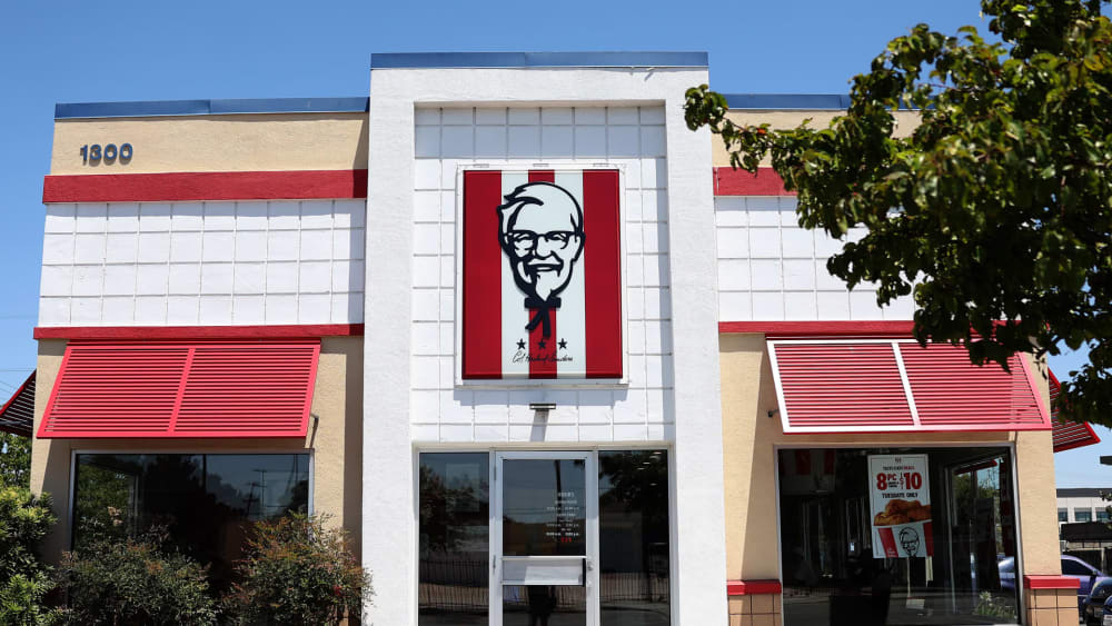 KFC per canviar a begudes Coca-Cola als restaurants dels EUA per primera vegada en dècades