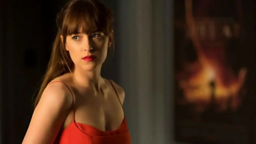 Dakota Johnson revela el detall clau del seu nu integral més vergonyós en '50 ombres de Ramat': "Ho vaig deixar créixer"