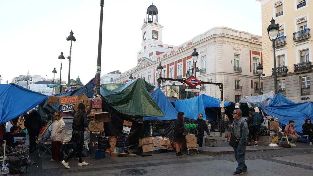 La Comunitat de Madrid denuncia davant la Fiscalia delictes d'odi per les "amenaces i insults" contra Ayuso en l'acampada de Sol