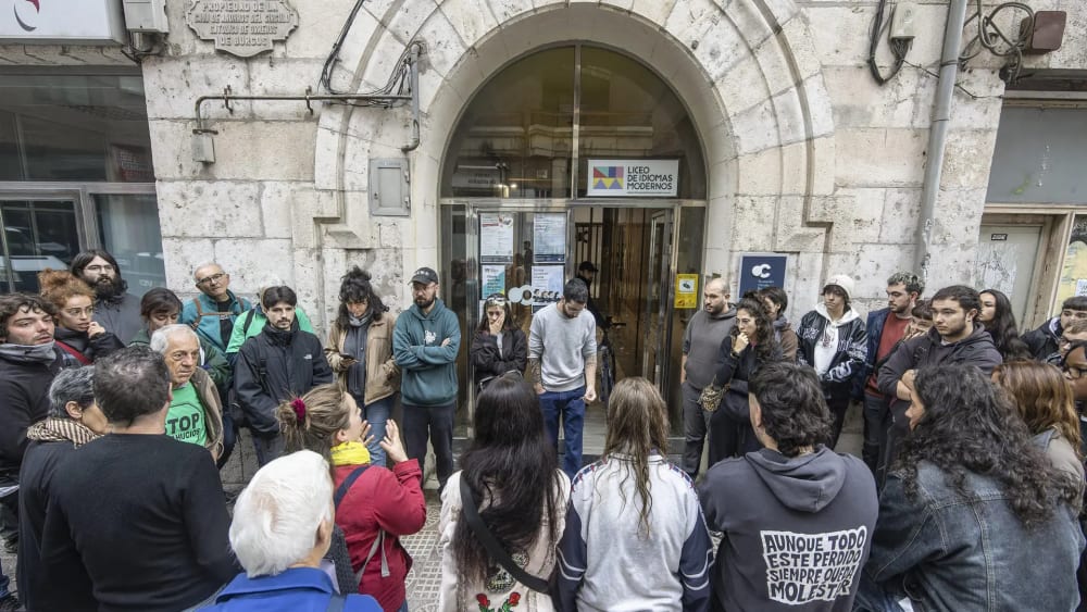 Ajornen el desnonament a Burgos d'una mare amb dos fills, un menor