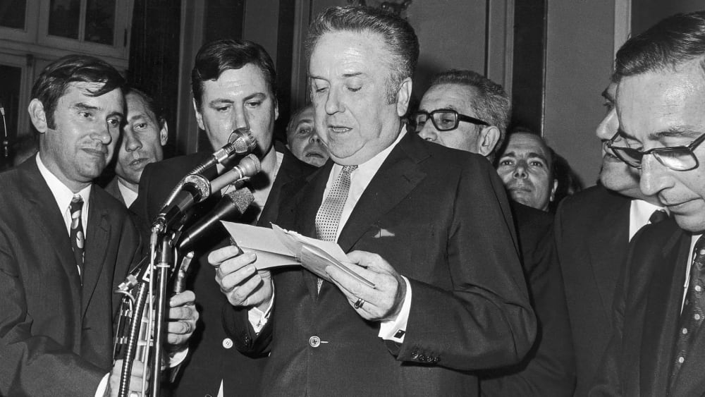 47 milions de llibres, un primer premi de 40.000 pessetes i escriptors que viuen (només) de la literatura