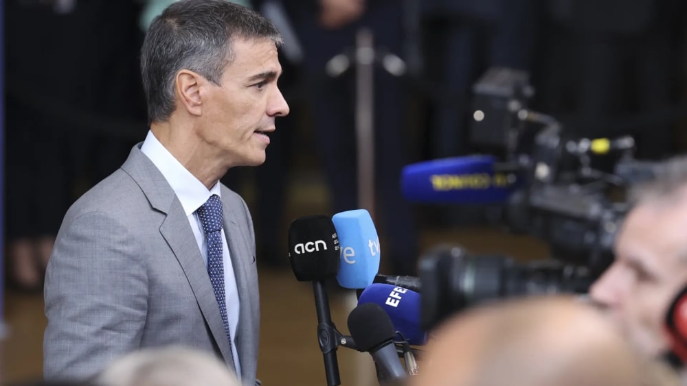 Sánchez acusa des de Brussel·les a #PP i Vox de "mentir als pensionistes" i assegura que la campanya està anant "com vol" el #PSOE