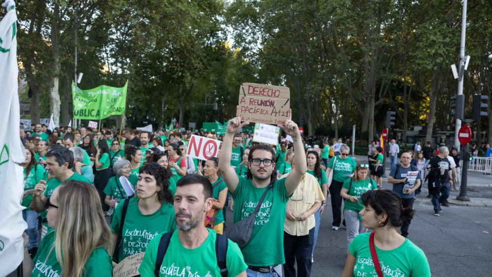 El segon dia de vaga de professors a Madrid es desenvolupa amb un menor seguiment al de la vespra i amb manifestacions
