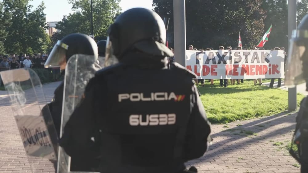 Incidents a Pamplona en les protestes contra l'acte organitzat per Vito Quiles