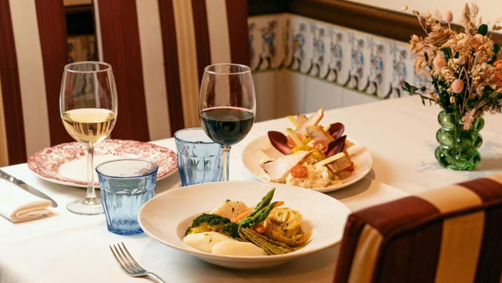 El restaurant madrileny on ha sopat Felip VI amb els seus amics: una taverna en la qual van estar papes