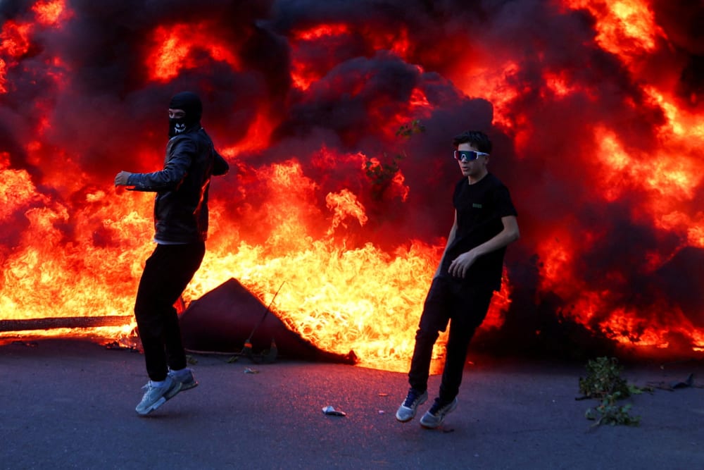 Enfrontaments amb la policia i el Ministeri d'educació en flames en el segon dia de protestes estudiantils a Albània