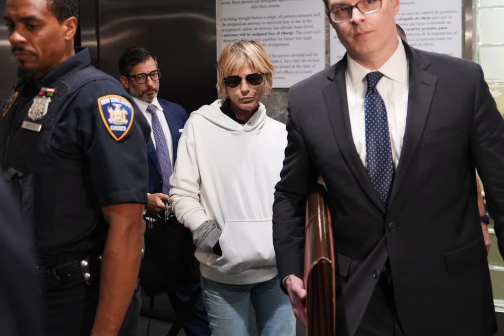 Selma Blair, Melendi, Liam Gallagher i altres famosos que van perdre els nervis en un avió