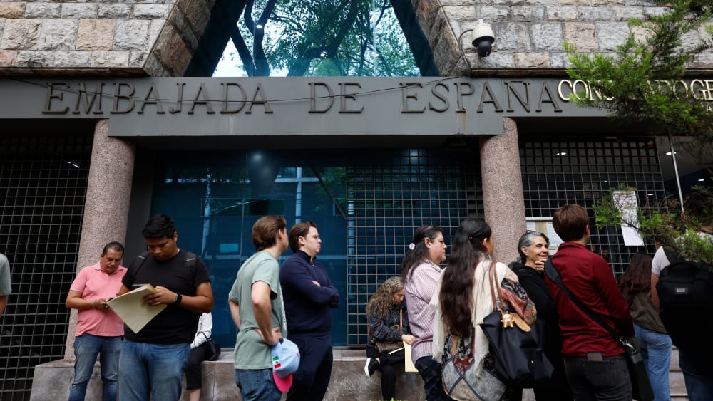 El #BOE publica la decisió del Suprem de suspendre el dret a vot dels nacionalitzats per la ‘llei de néts’