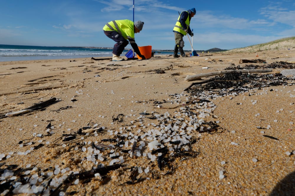 Els microplásticos no són inerts: s'activen en l'aigua i poden danyar la salut